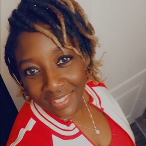 Meet your Posher, Demetria